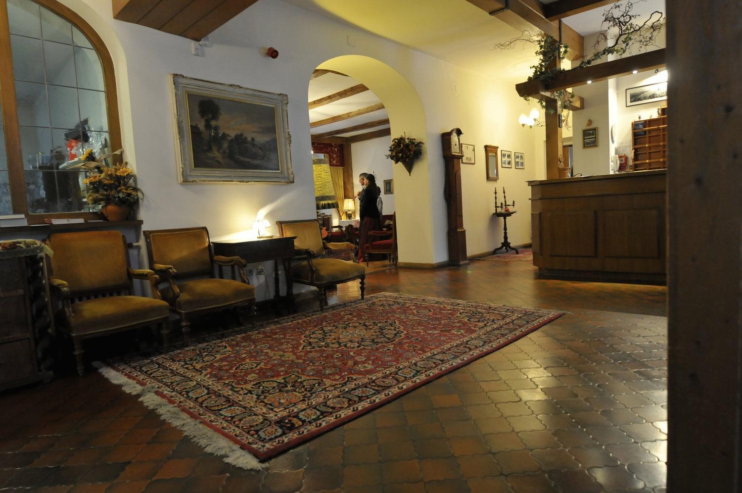 Hotel Baur Am See Dobbiaco Bagian luar foto
